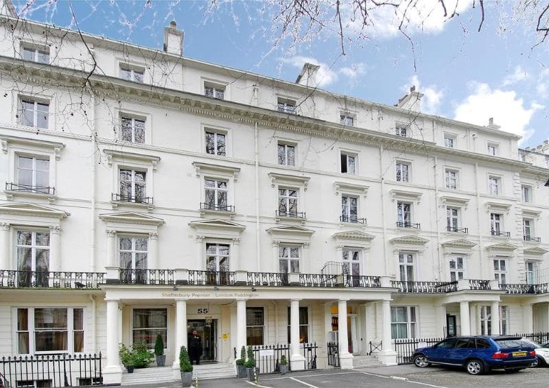 The Chilworth London Paddington [Ex-Shaftesbury Premier] 5