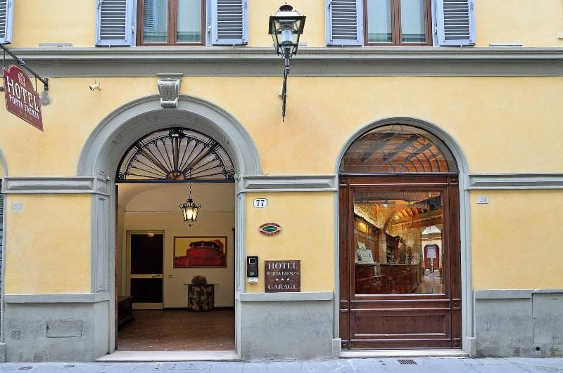 Porta Faenza 3