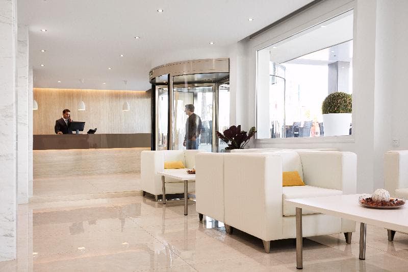 Hotel Las Arenas Affiliated by Melia 5