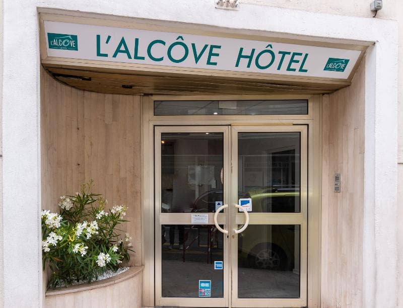 Alcove Hotel 3