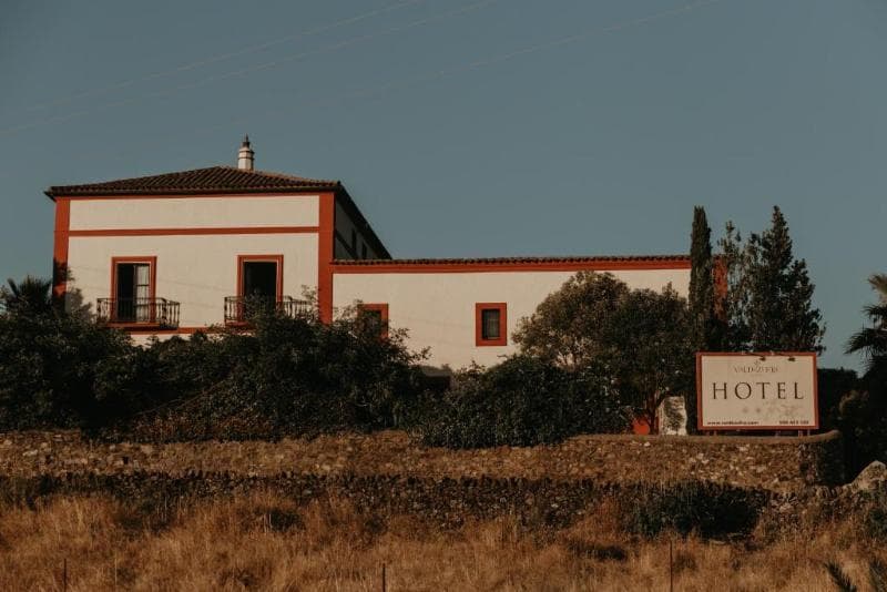 Posada de Valdezufre main