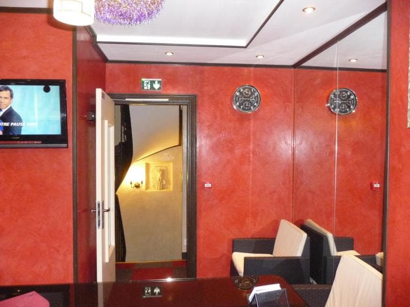 Hotel Des Buttes Chaumont 5