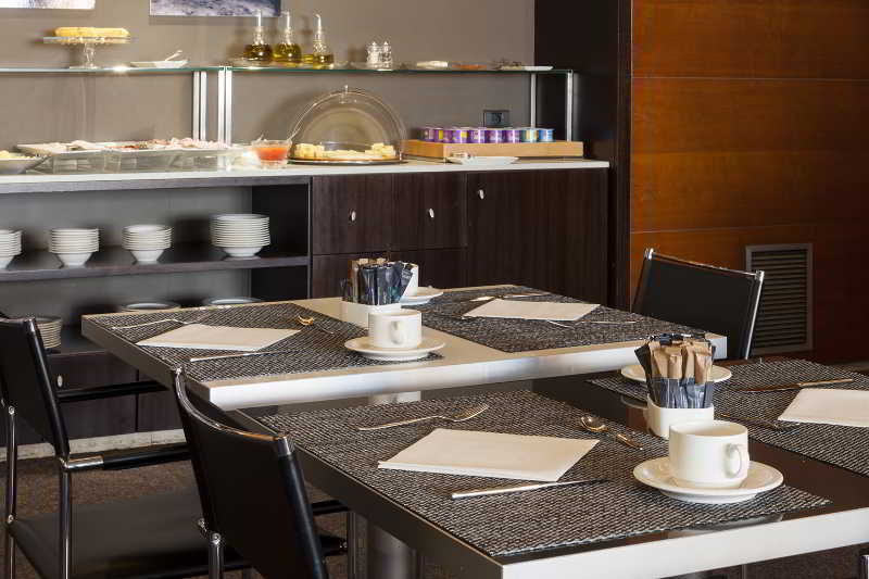 AC Hotel Coslada Aeropuerto 5