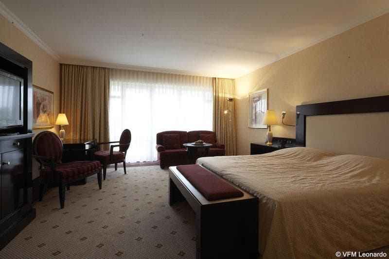 Steigenberger Hotel Der Sonnenhof 3
