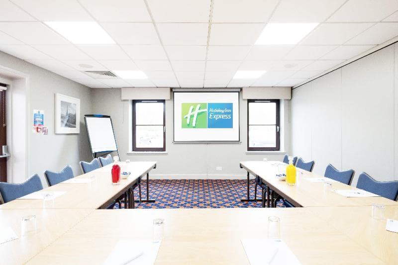 Holiday Inn Express Perth 5