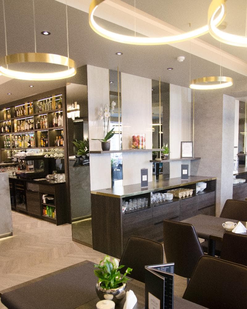 Atrium 4