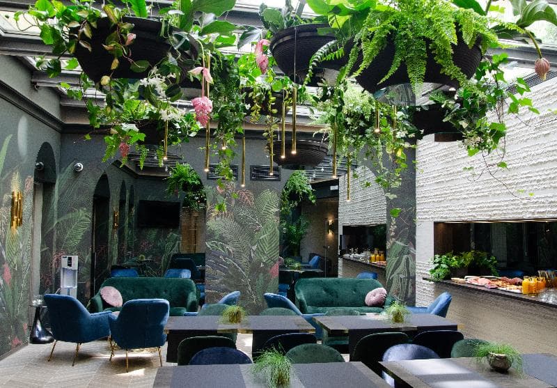 Atrium 3