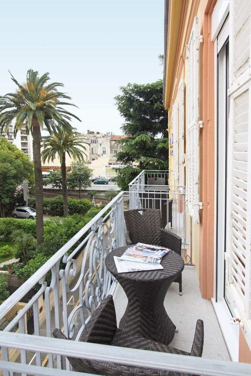 Golden Tulip Cannes – Hotel de Paris main