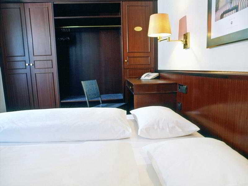 Nuno Hotel Köln City 3