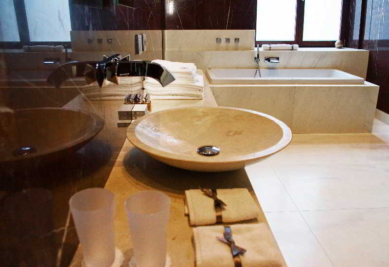 Hotel Monopol 4