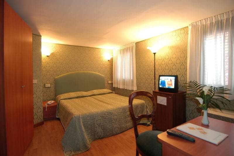 Hotel Alle Guglie 3