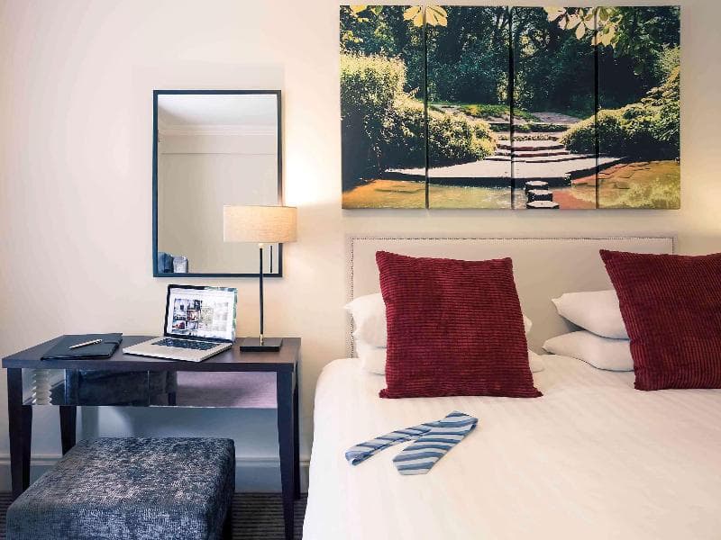 Mercure Box Hill Burford Bridge Hotel photo 1