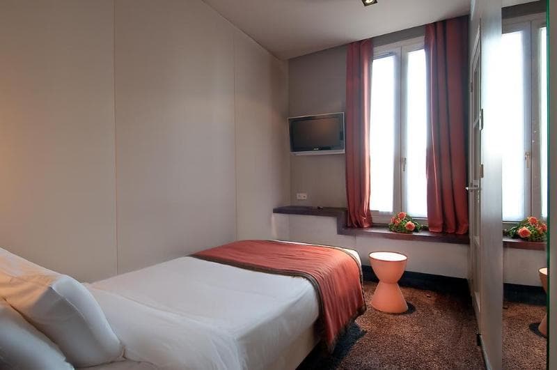 greet Hotel Boulogne Billancourt Paris 3