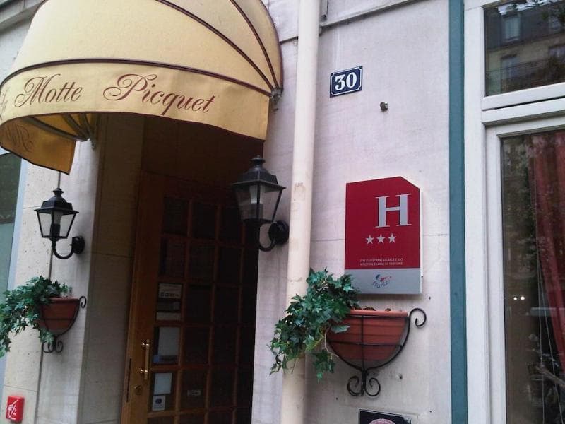 Hotel de la Motte Picquet 3