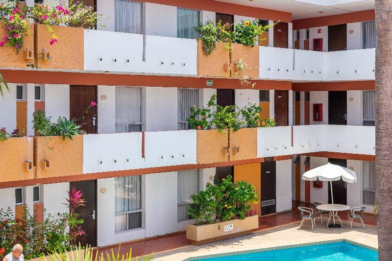 Azteca Inn 4