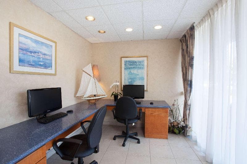 Travelodge by Wyndham Monterey Bay 2
