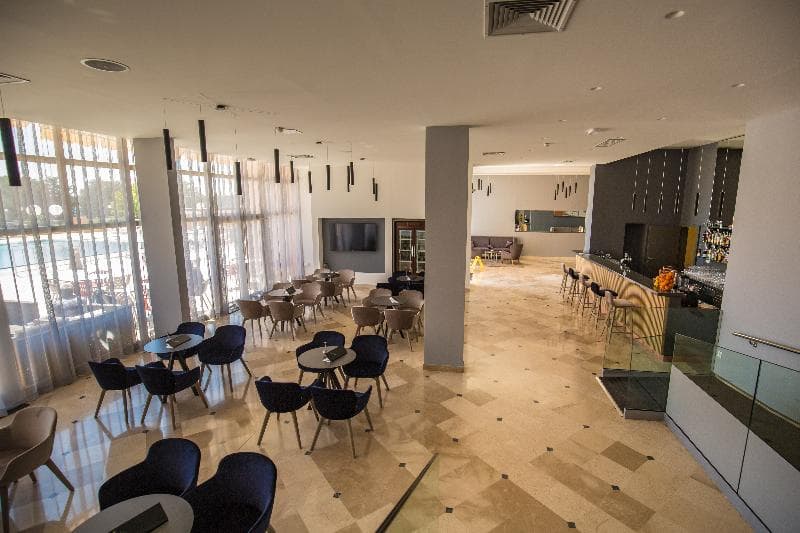 Arena Hotel Holiday 5