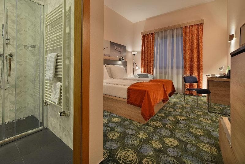 Ramada by Wyndham Airport Prague 5