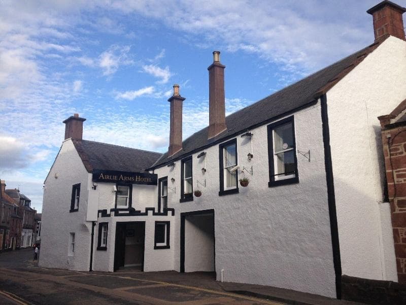 The Airlie Arms Hotel photo 1
