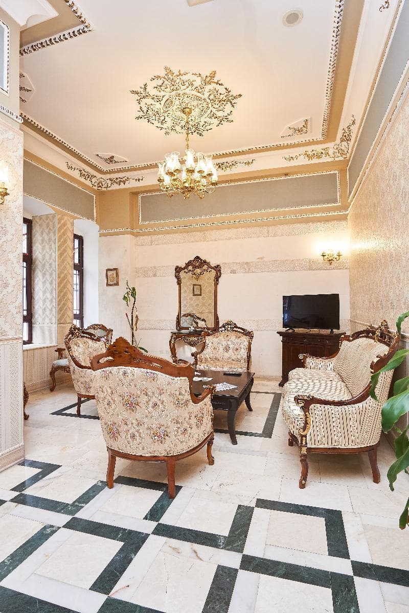 Amber Hotel 2