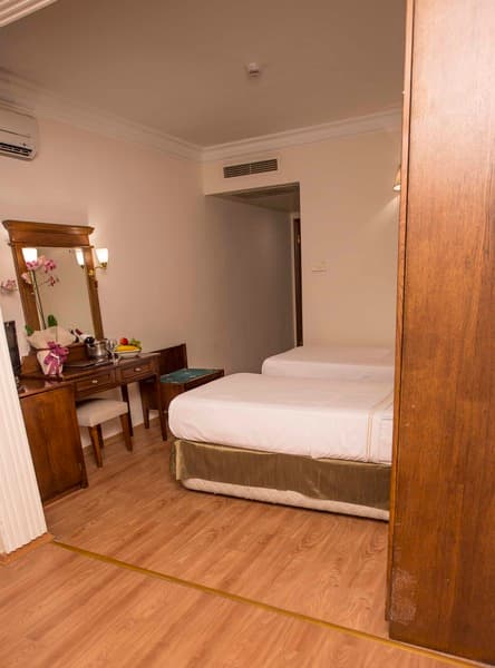 Hotel Golden Crown 4