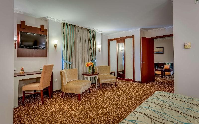 Best Western Plus Khan Hotel 4