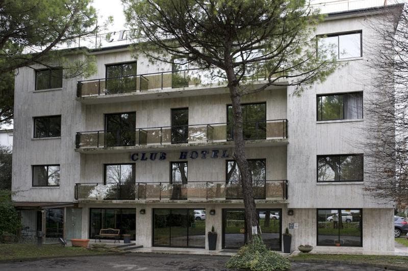 Club Hotel 3