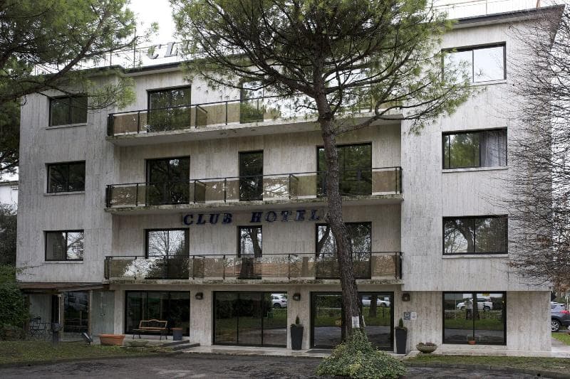 Club Hotel 1