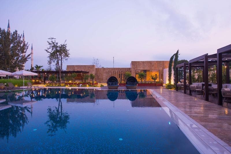 Adana Hiltonsa 4