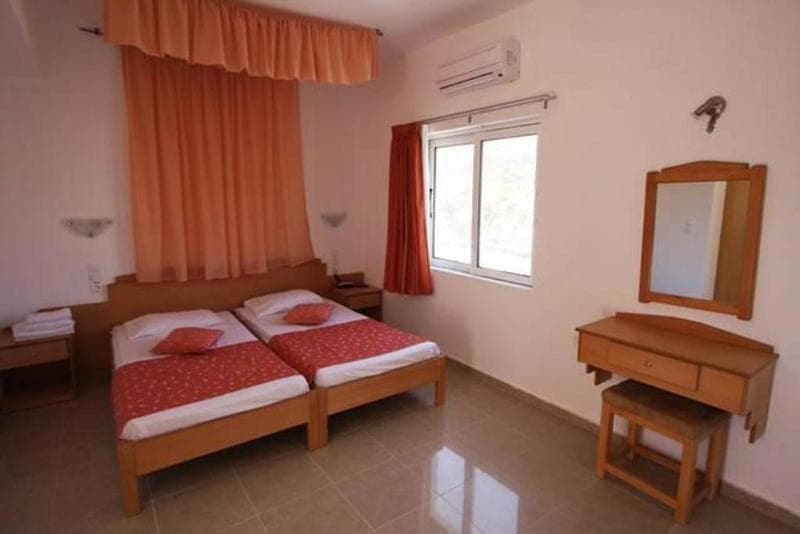 Ormos Atalia Aparthotel 4