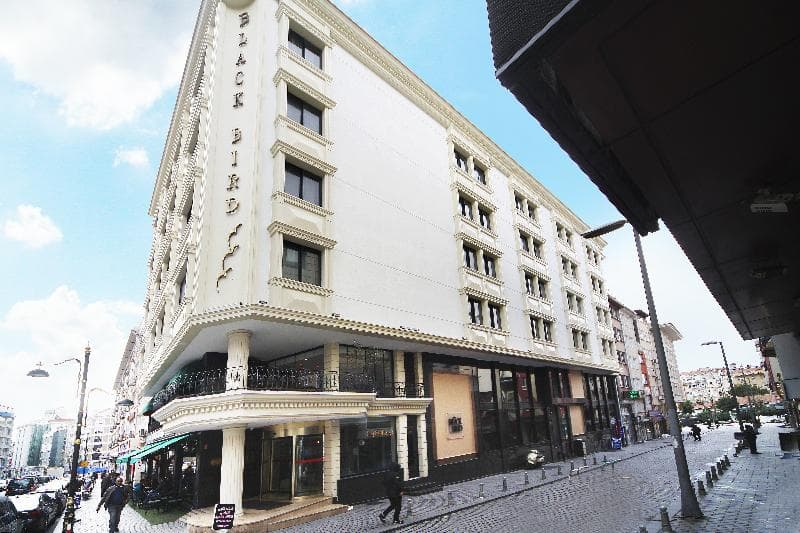 Black Bird Hotel 1