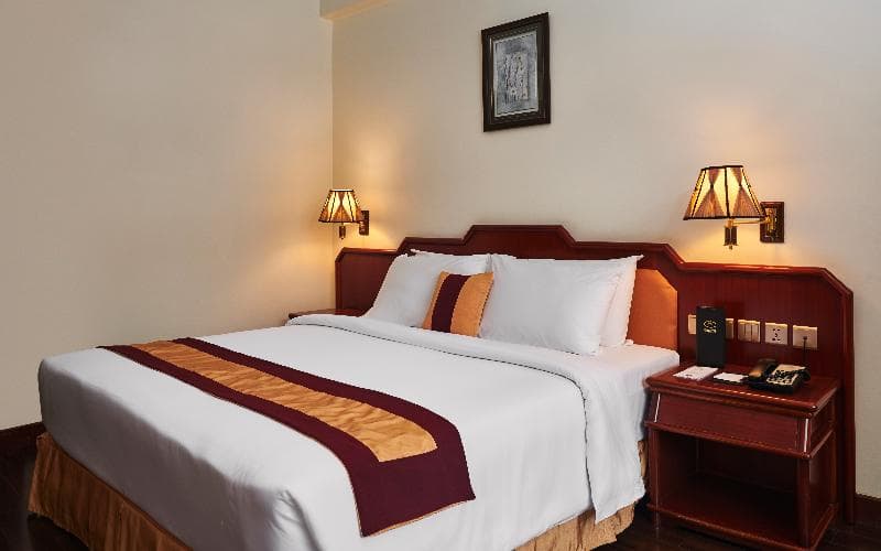 Phnom Penh Hotel 4