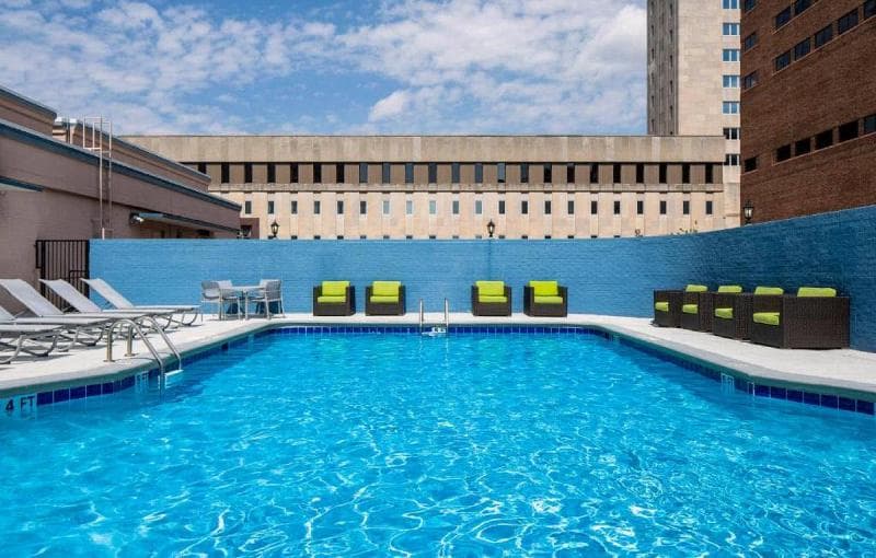 Holiday Inn Express Nashville Downtown 3