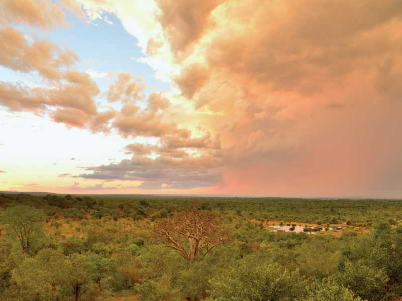 Victoria Falls Safari Club 5