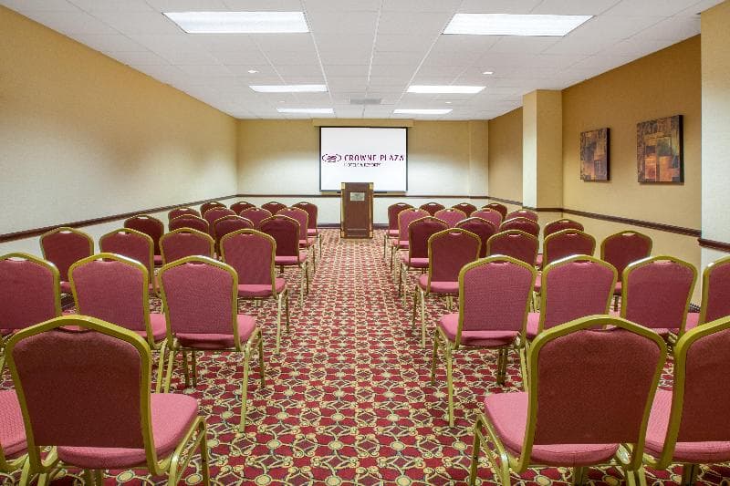 Crowne Plaza Cleveland Airport photo 1