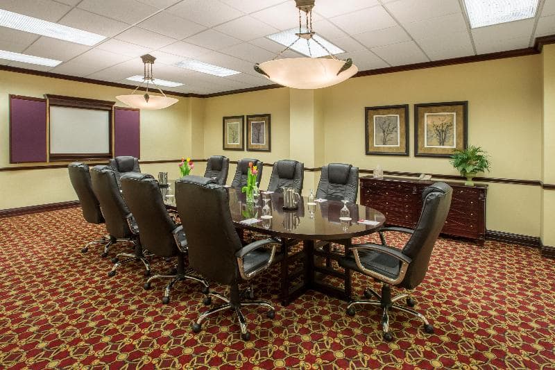 Crowne Plaza Cleveland Airport 5