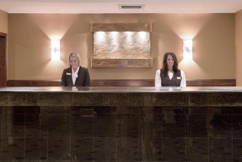 Crowne Plaza Cleveland Airport 4