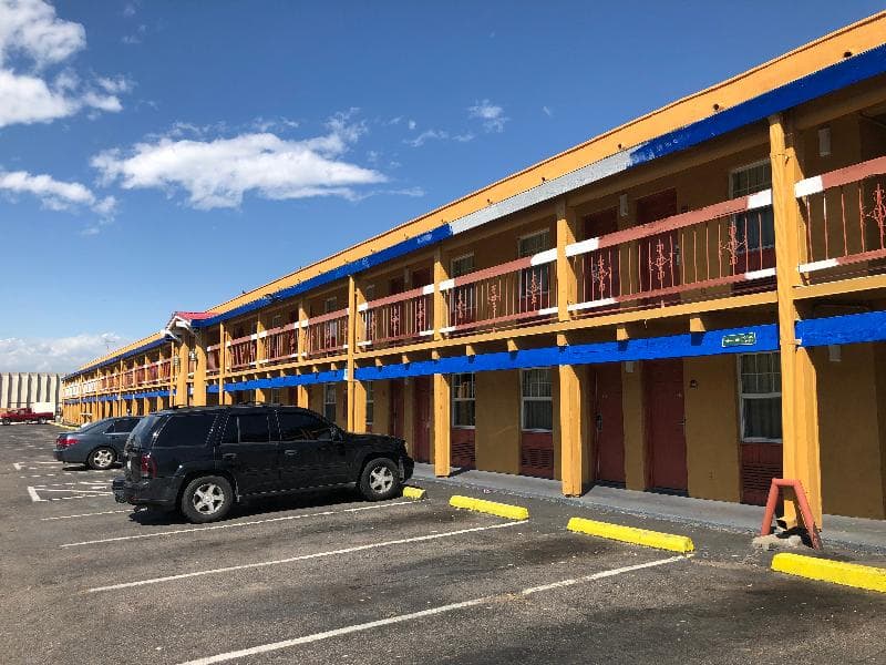 Americas Best Value Inn Denver 5
