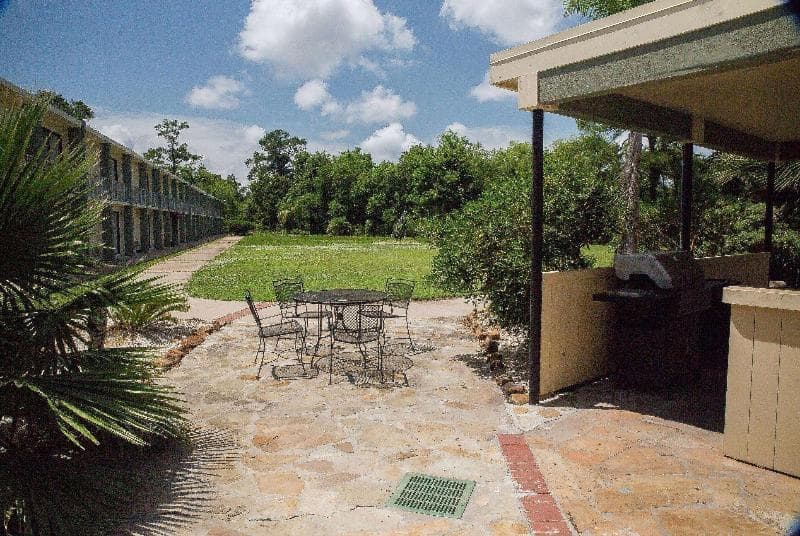 Ramada By Wyndham Houston Intercontinental Airport East 4