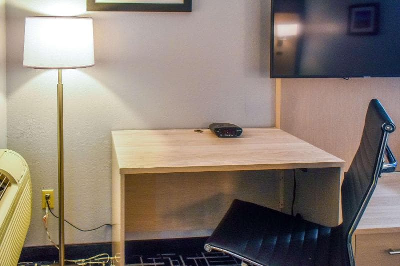 Comfort Inn 4