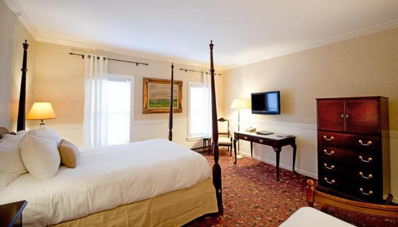 Kennebunkport Inn 4