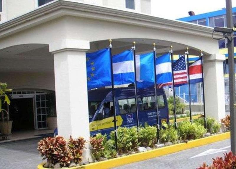 Sleep Inn Paseo Las Damas 4