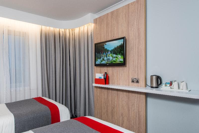 Holiday Inn Express Milton Keynes 5