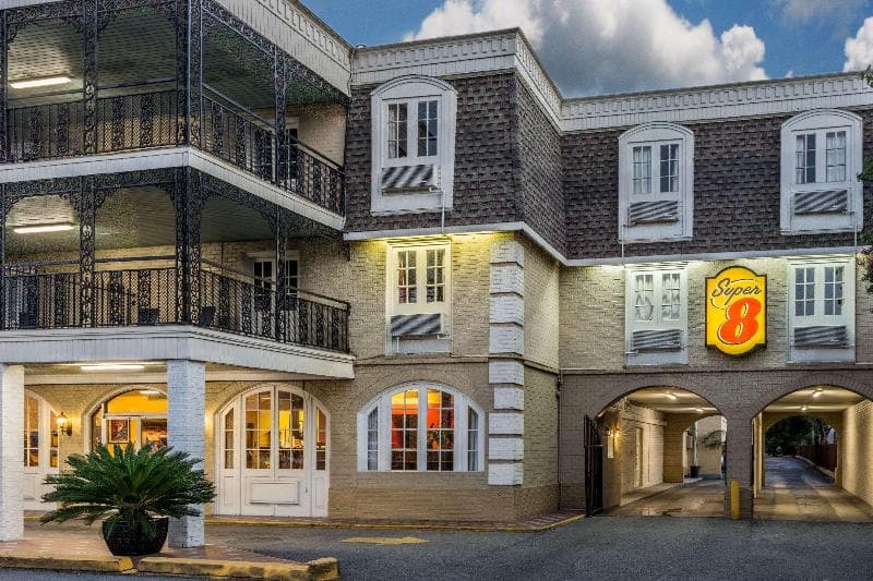 Super 8 By Wyndham New Orleans photo 1