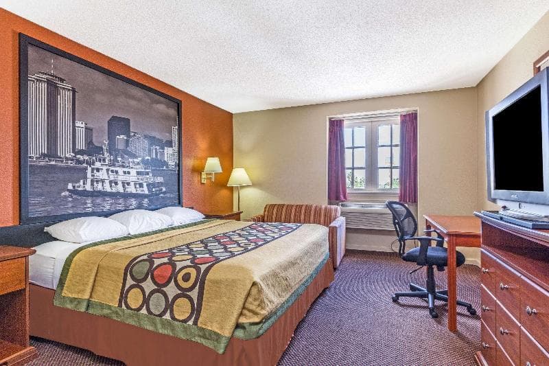 Super 8 By Wyndham New Orleans 4
