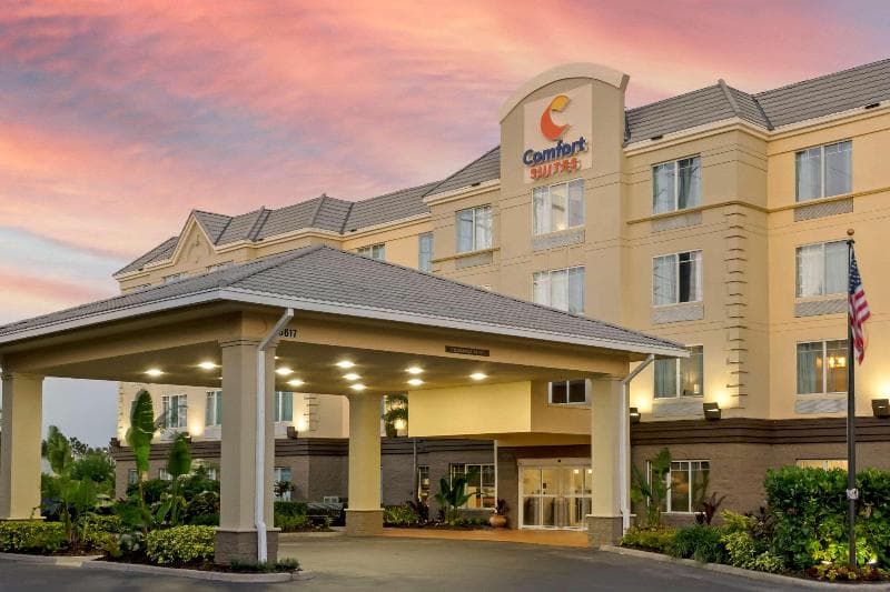 Comfort Suites Near Universal Orlando Resort 3