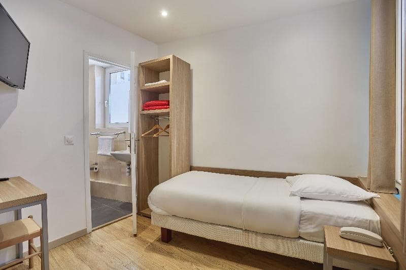 Merryl Hotel 4