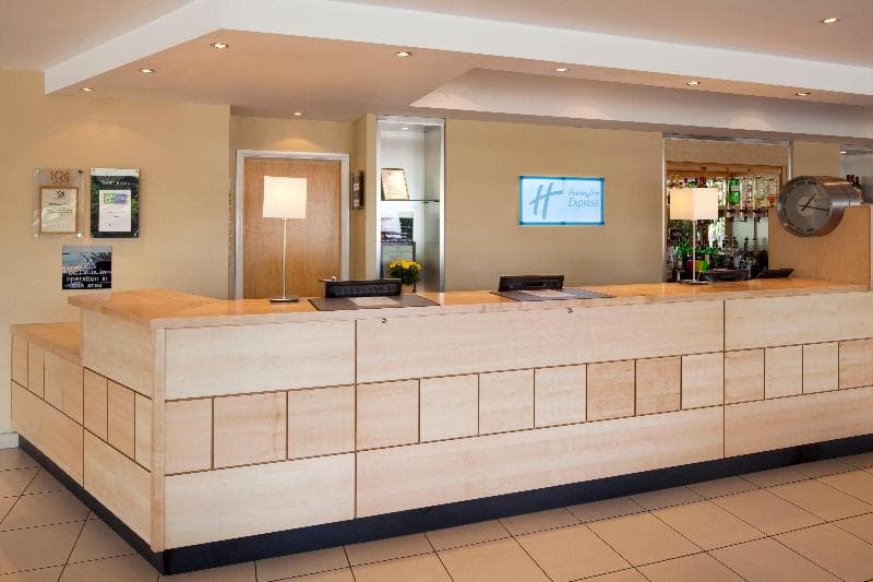 Holiday Inn Express Racecourse 5