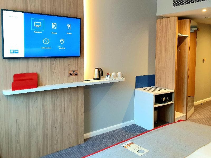 Holiday Inn Express London - Stratford 3