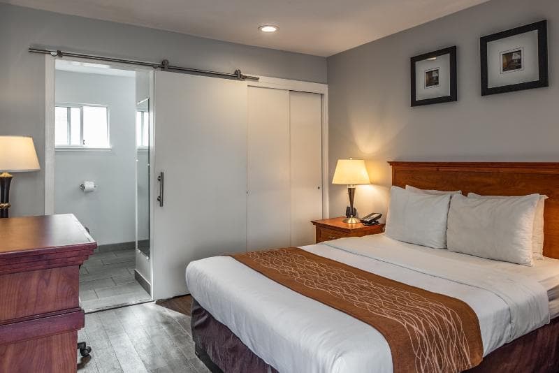 The Inn At 1252 Monterey 5